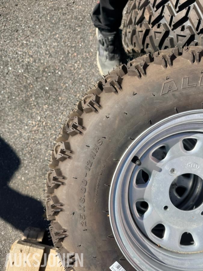 4 stk. Carlisle All Trail dekk på felg – 2 dimensjoner