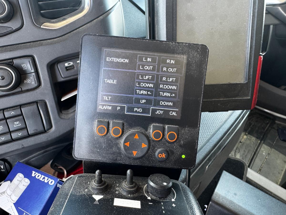 2020 Scania R580 8x4 Euro 6 brøyterigget krokbil med underliggende skjær