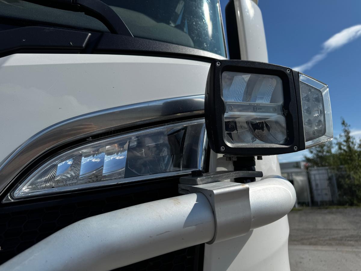 2020 Scania R580 8x4 Euro 6 brøyterigget krokbil med underliggende skjær
