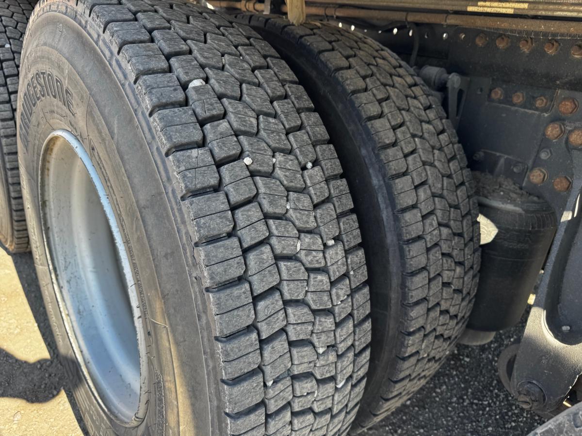 2020 Scania R580 8x4 Euro 6 brøyterigget krokbil med underliggende skjær