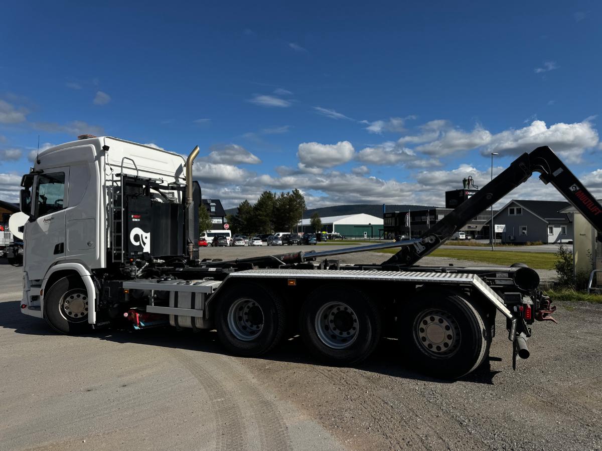 2020 Scania R580 8x4 Euro 6 brøyterigget krokbil med underliggende skjær
