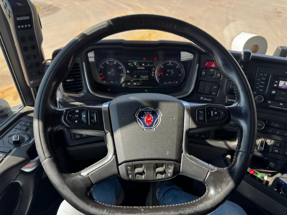2020 Scania R580 8x4 Euro 6 brøyterigget krokbil med underliggende skjær