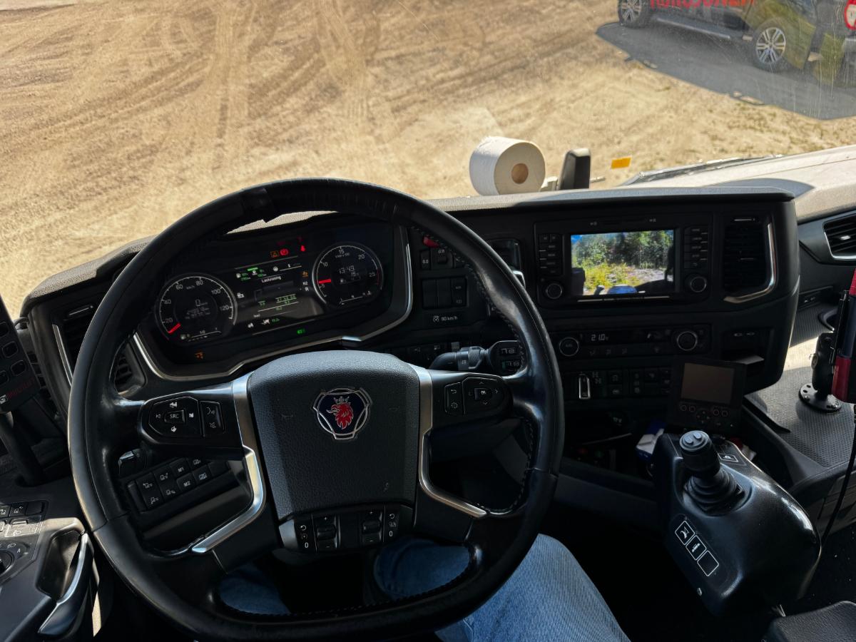 2020 Scania R580 8x4 Euro 6 brøyterigget krokbil med underliggende skjær