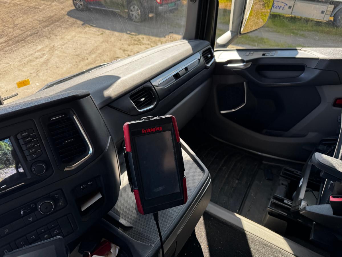 2020 Scania R580 8x4 Euro 6 brøyterigget krokbil med underliggende skjær