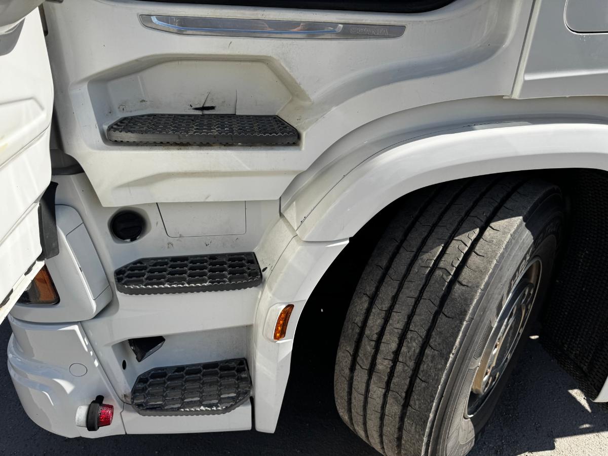 2020 Scania R580 8x4 Euro 6 brøyterigget krokbil med underliggende skjær