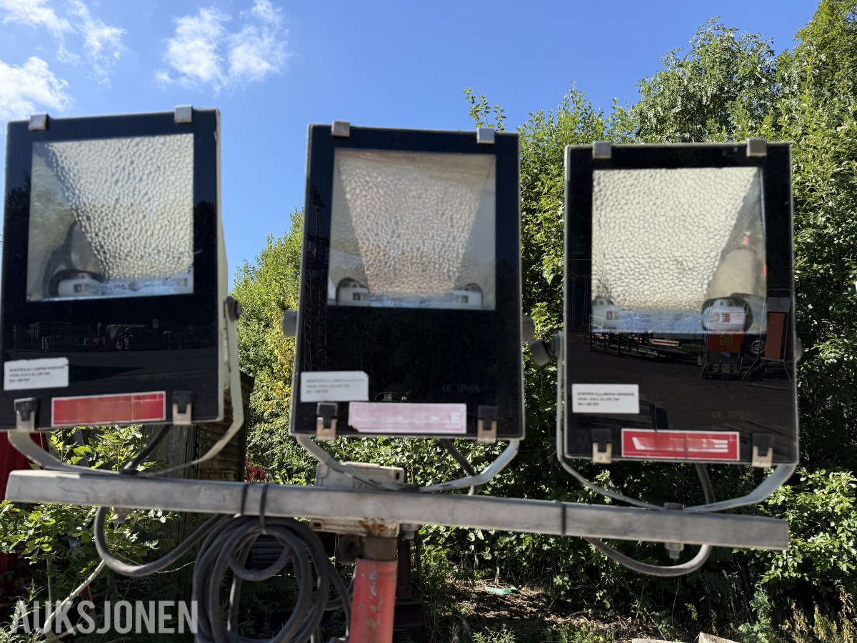 2 KOMPLETTE LYSMATER MED HALOGEN STRÅLKASTERE – 230V