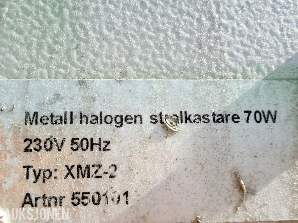 2 KOMPLETTE LYSMATER MED HALOGEN STRÅLKASTERE – 230V