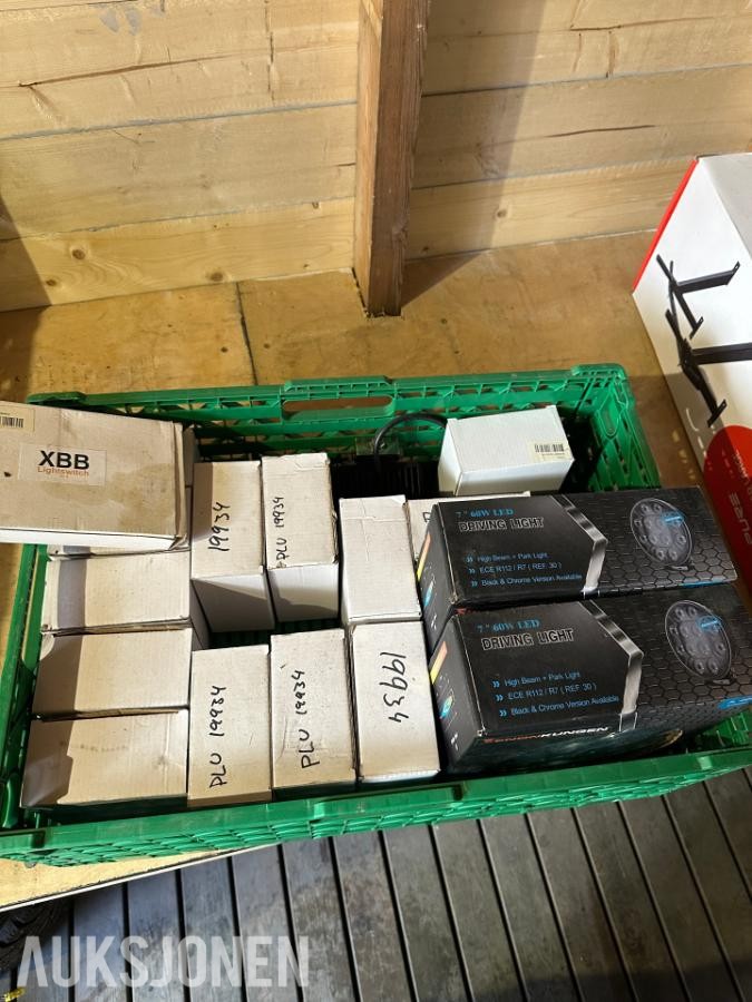 Parti med led arbeidslys/fjernlys og XBB Switch