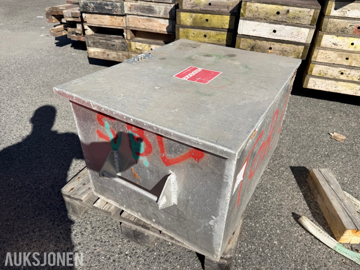 ALUMINIUMSKASSE MED LOKK – CA 80 X 50 X 50 CM
