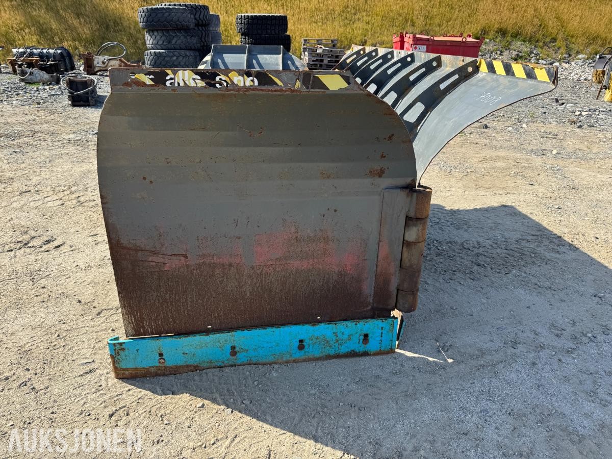 Stark U-plog med BM feste / ca 5,4 meter bredde 