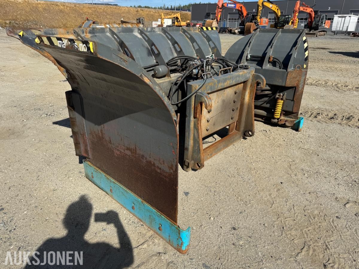 Stark U-plog med BM feste / ca 5,4 meter bredde 