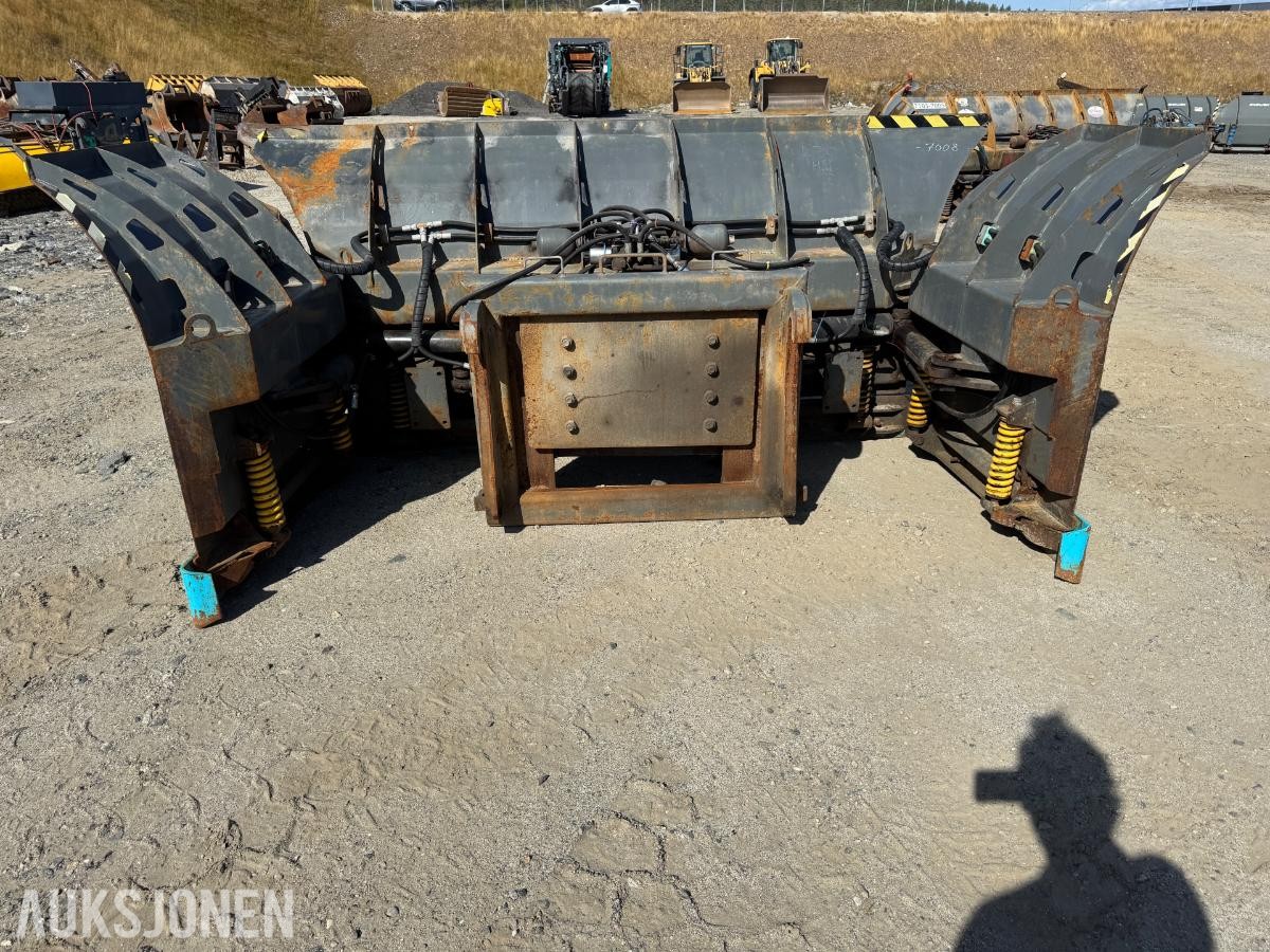 Stark U-plog med BM feste / ca 5,4 meter bredde 