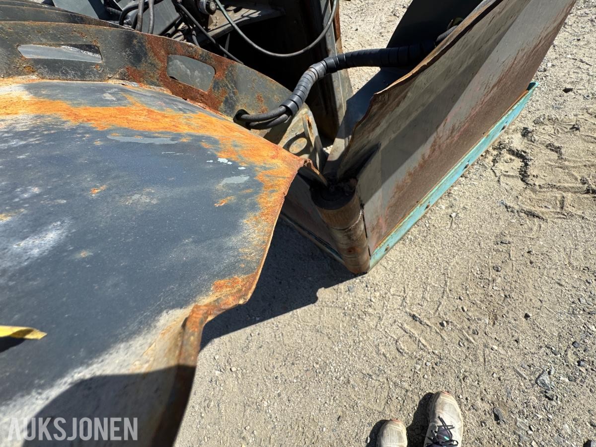 Stark U-plog med BM feste / ca 5,4 meter bredde 