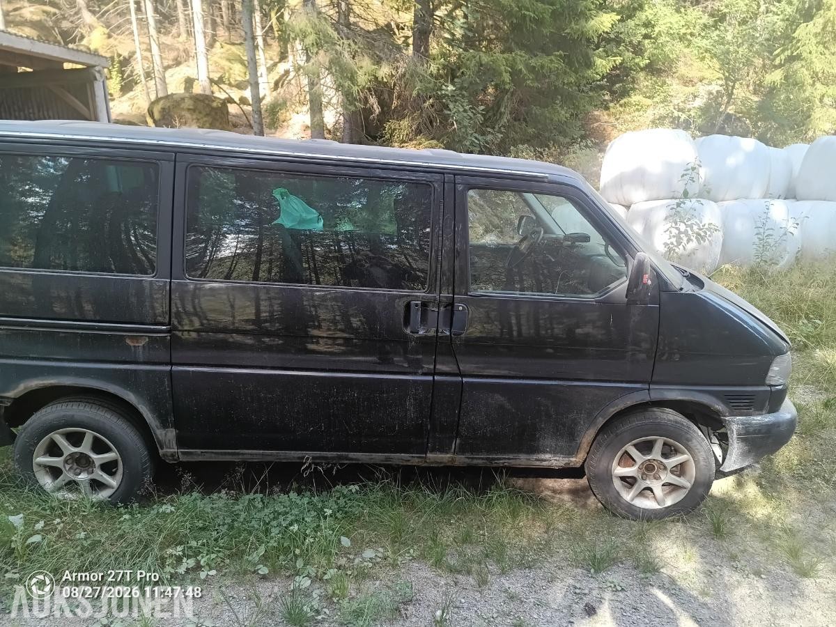 2000 Volkswagen Caravelle 2.5 102hk manuell - ingen minstepris