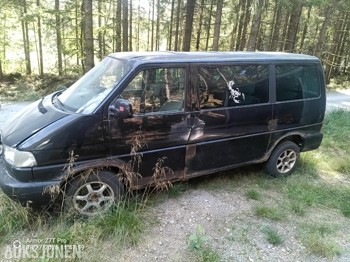2000 Volkswagen Caravelle 2.5 102hk manuell - ingen minstepris