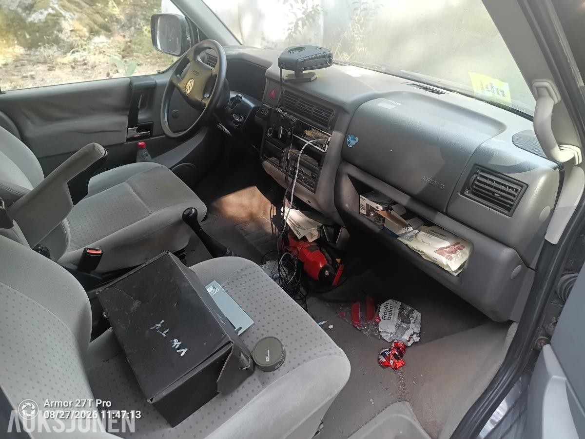 2000 Volkswagen Caravelle 2.5 102hk manuell - ingen minstepris