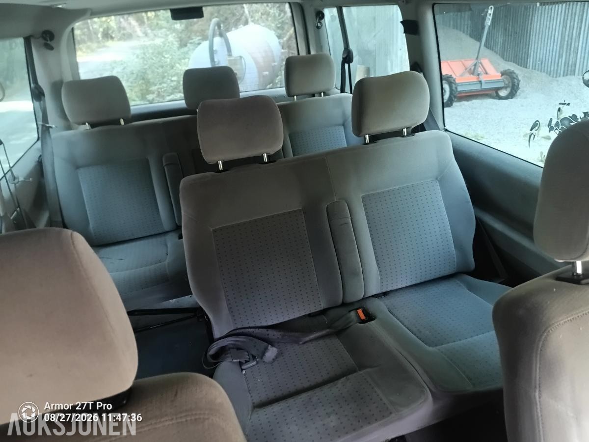 2000 Volkswagen Caravelle 2.5 102hk manuell - ingen minstepris
