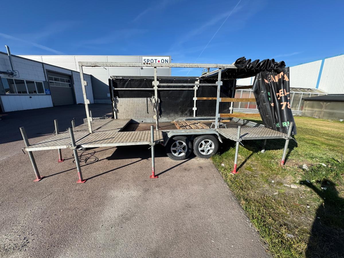 2016 Norgeshengern kappelhenger med ekstra plattform utvendig / 2 akslet