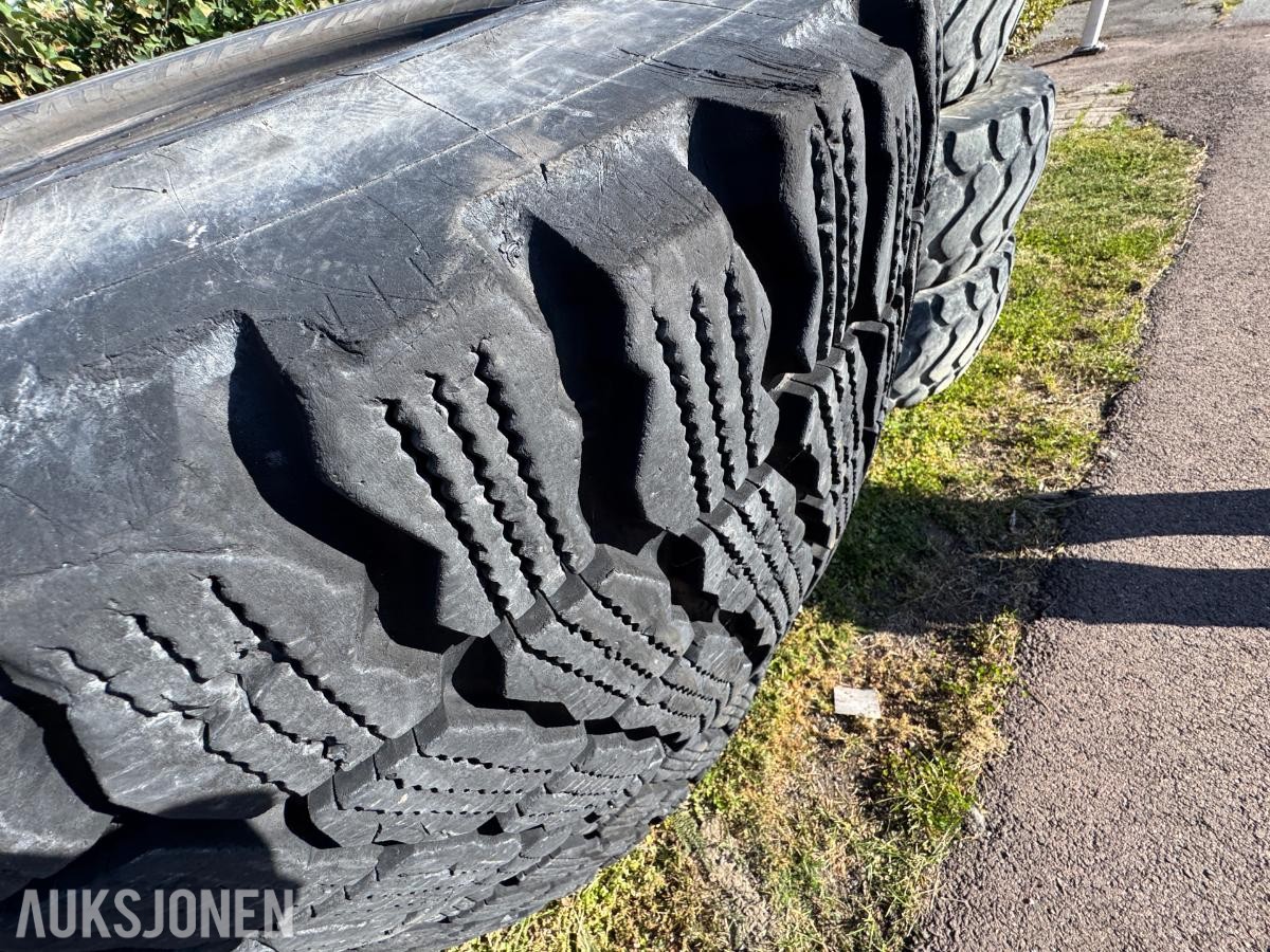 Michelin X snoplus 23.5R25 / 4 stk