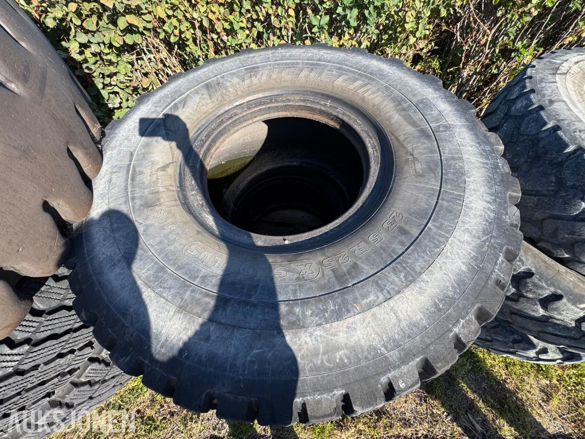 Michelin X snoplus 23.5R25 / 4 stk