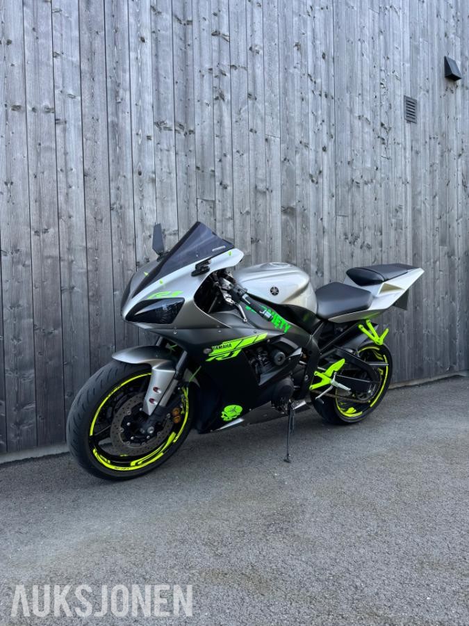 2002 Yamaha YZF-R1