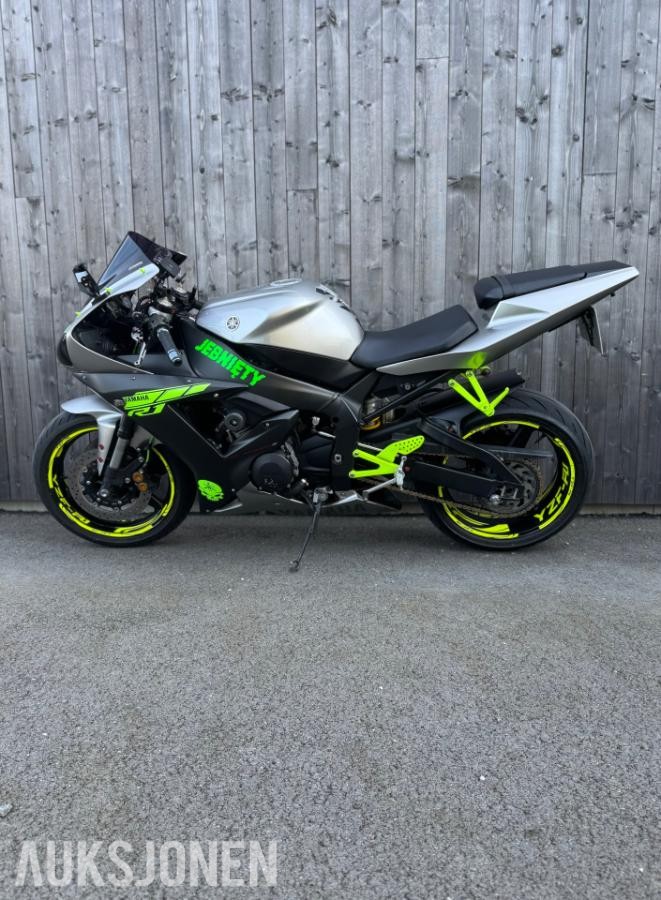 2002 Yamaha YZF-R1