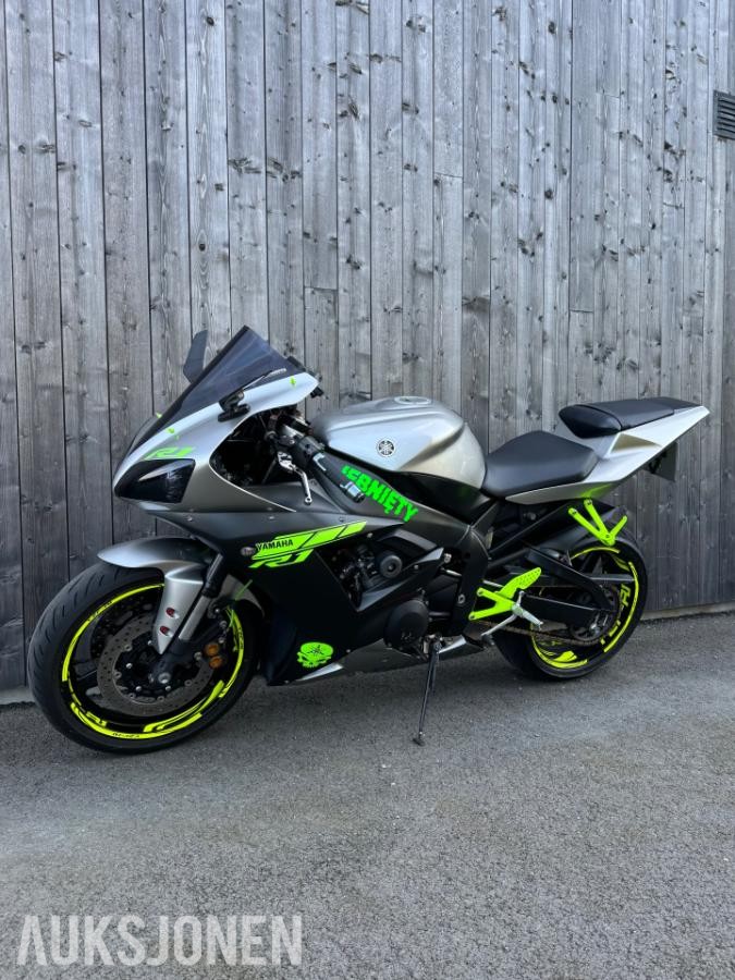 2002 Yamaha YZF-R1