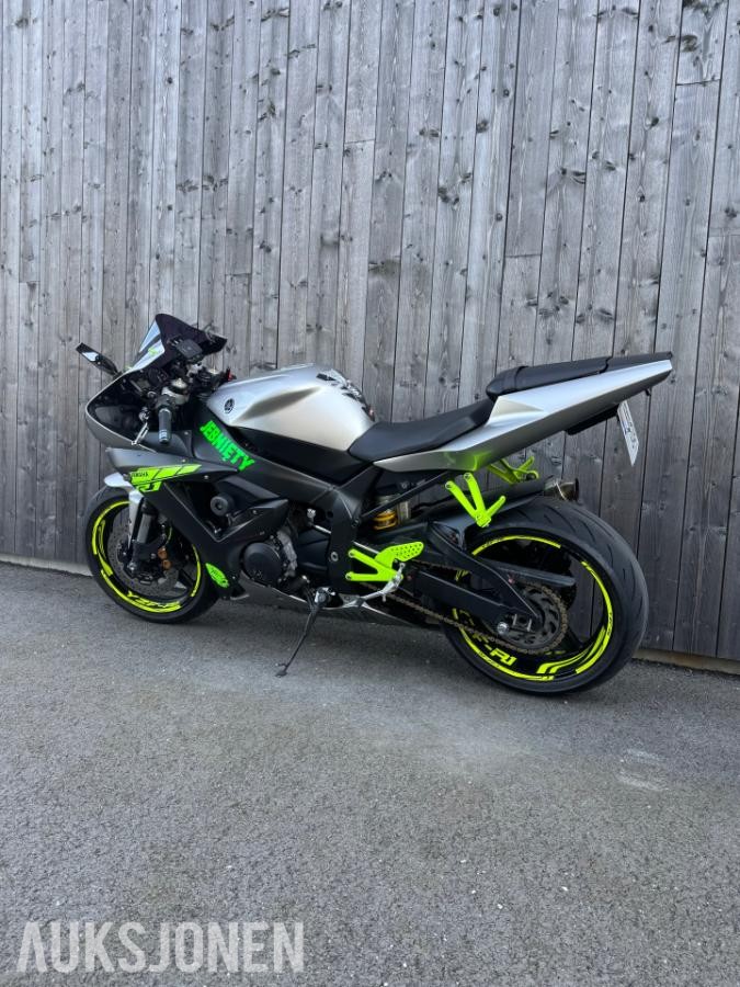 2002 Yamaha YZF-R1