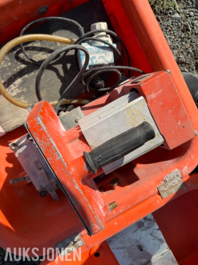 Elektrisk fliskutter / våtsag 220 V i transportkasse
