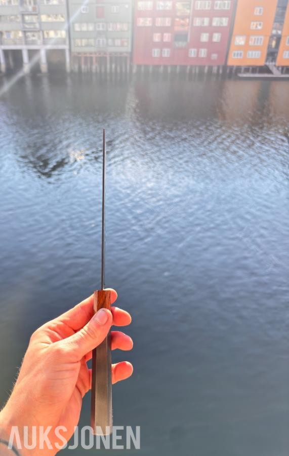 48 TIMERS AUKSJON - Senko 67-lags Damascus 2-delt knivsett + Sashimi-kniv