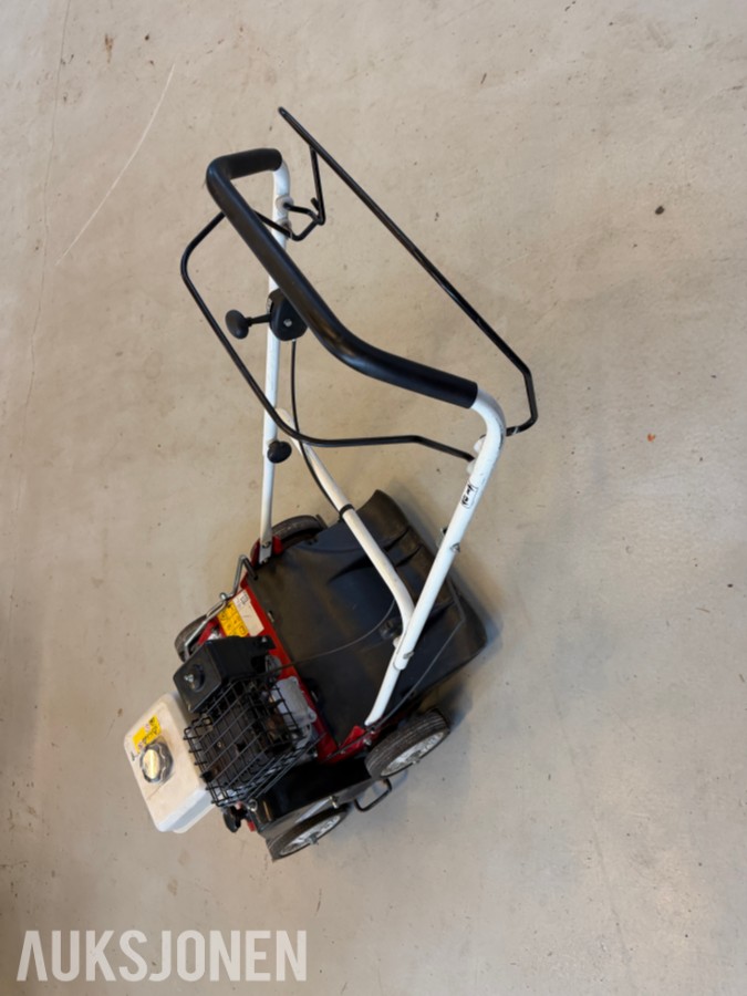 Hellbürger TV510 vertikalskjærer / plenlufter med Honda GX160 bensinmotor