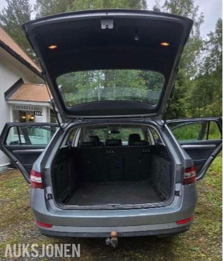2017 Skoda Superb 1.6 Diesel, Automatisk, Cruisekontroll, Hengerfeste