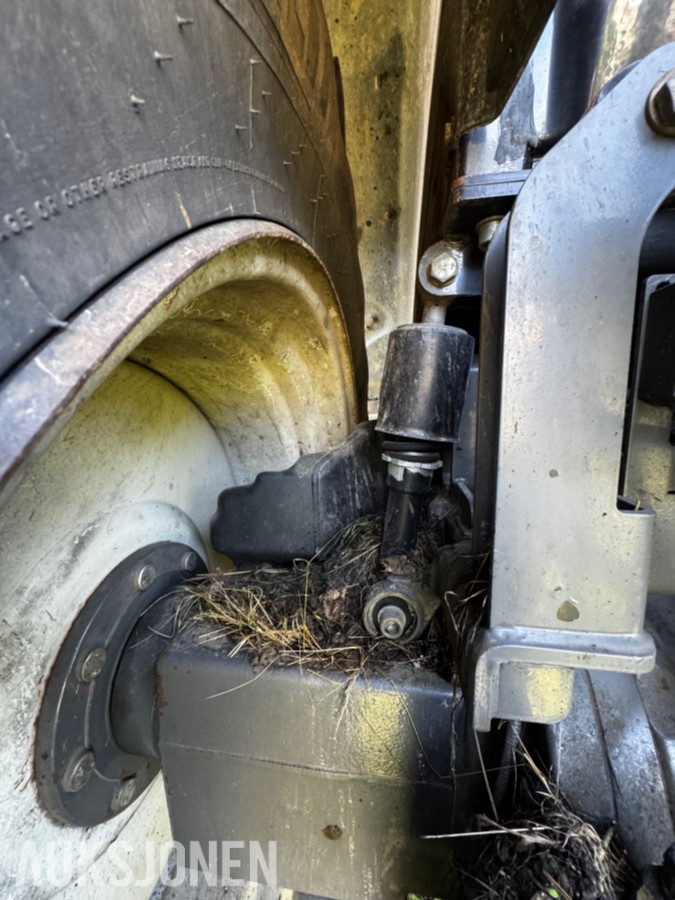 2017 Valtra N174 D - 166 hk - 50 km/t - Ålö frontlaster - EU godkjent til august 2028