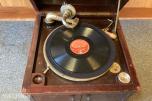 1900 Gammel sveivegramofon 