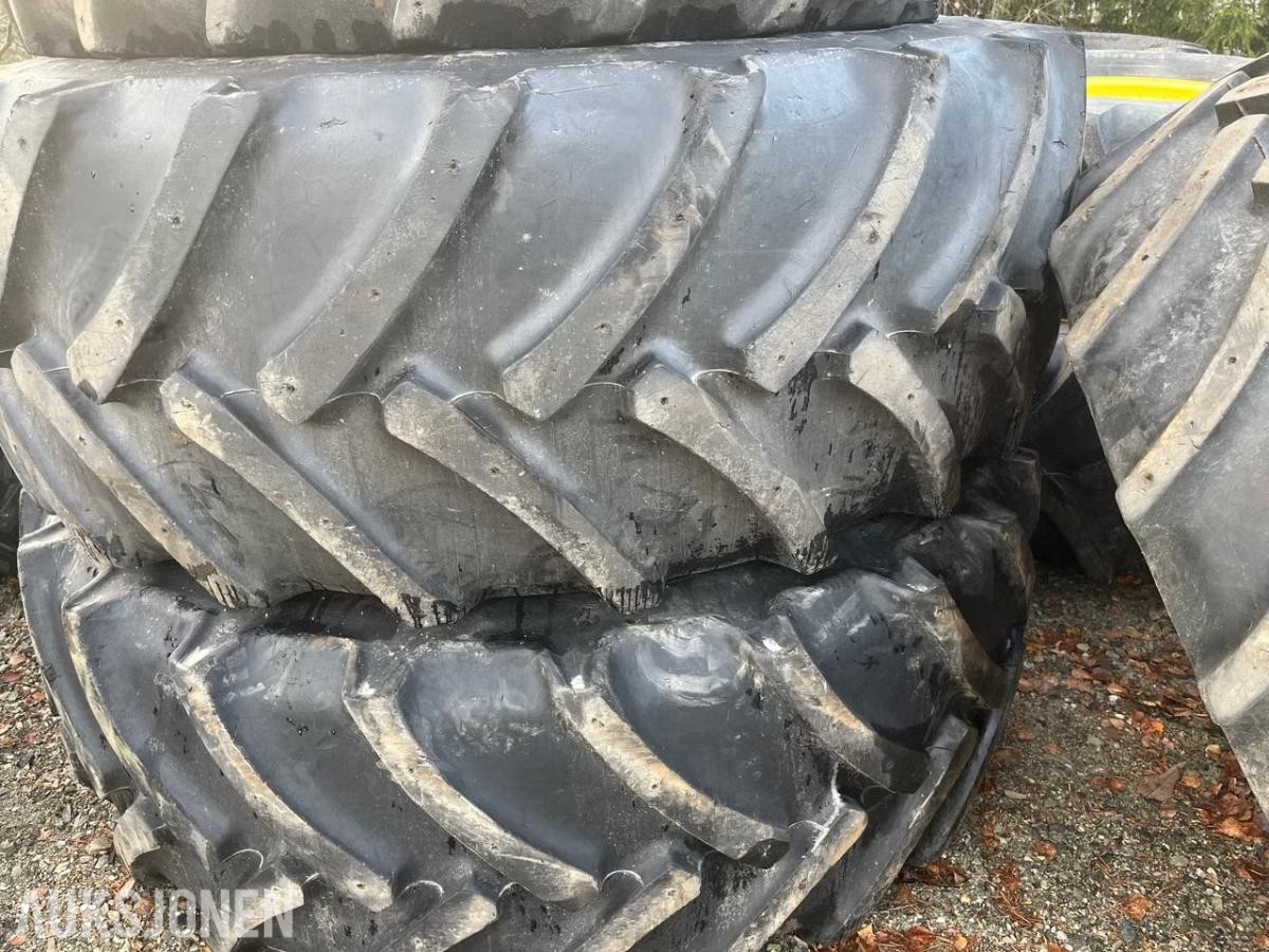 2006 Fendt felger med Continental 650/65R42 og 540/65R30 hjul til 718-828