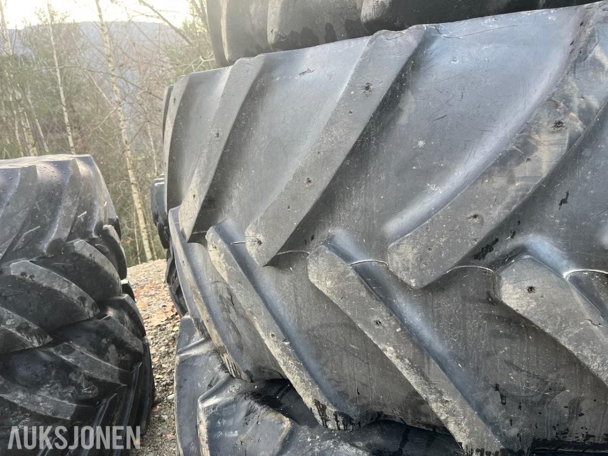 2006 Fendt felger med Continental 650/65R42 og 540/65R30 hjul til 718-828