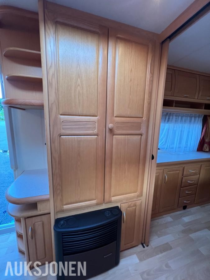 2006 Hobby Prestige campingvogn varmekabler trumavifte