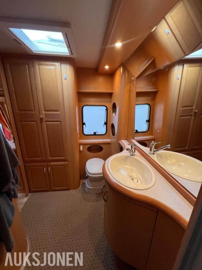 2006 Hobby Prestige campingvogn varmekabler trumavifte