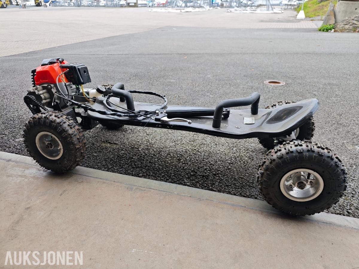 SkaterX Bensindrevet terrengskateboard 49cc – 2-takt – starter og kjører