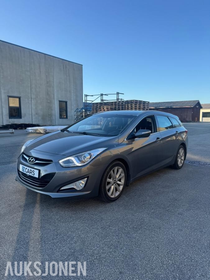 2012 Hyundai i40, 1.7&nbsp;/&nbsp;116hk / Sommer + vinterhjul / Krok / CC&nbsp;/&nbsp;BT, 240000km