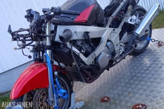2001 Kawasaki ZZR 600 DELESYKKEL/ PROSJEKT *INGEN MINSTEPRIS*