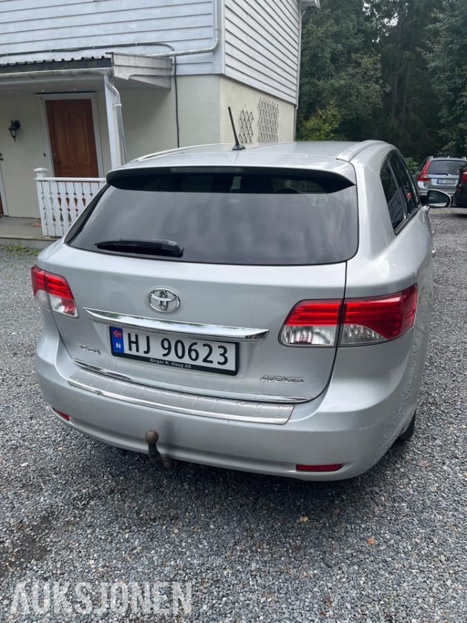 2012 Toyota Avensis 2.0 124hk cruisekontroll servicehistorikk eu ok 04.2028