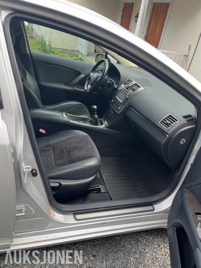 2012 Toyota Avensis 2.0 124hk cruisekontroll servicehistorikk eu ok 04.2028
