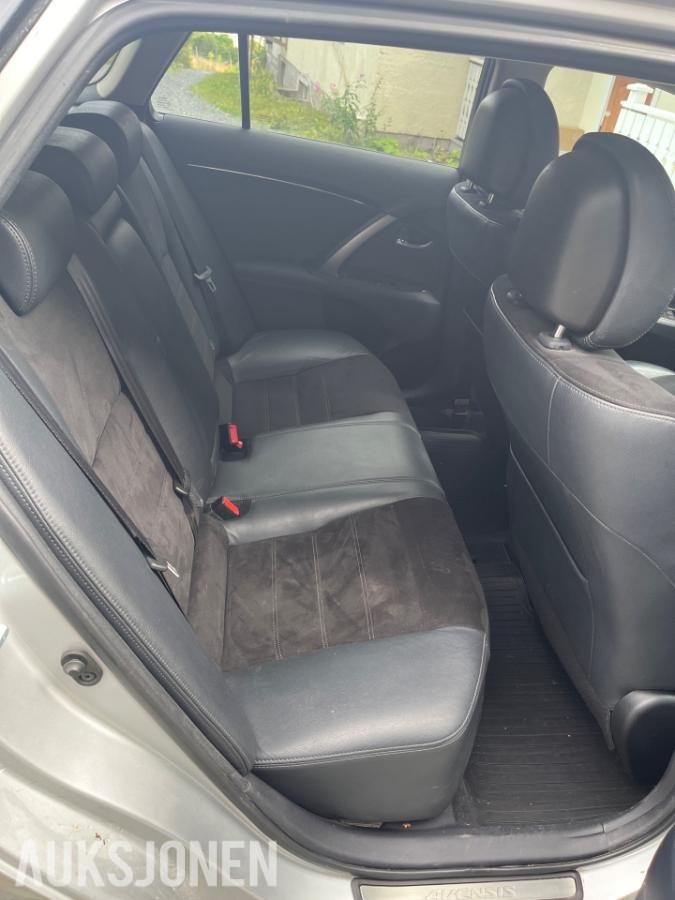 2012 Toyota Avensis 2.0 124hk cruisekontroll servicehistorikk eu ok 04.2028
