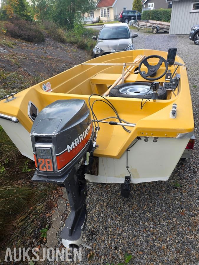 1990 Terhi 410R med Mariner 28 hk totakts utenbordsmotor og registrert båthenger