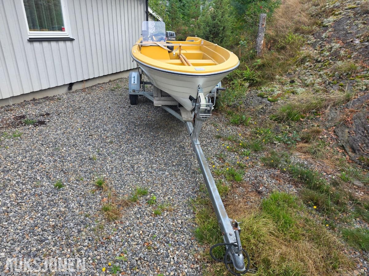 1990 Terhi 410R med Mariner 28 hk totakts utenbordsmotor og registrert båthenger