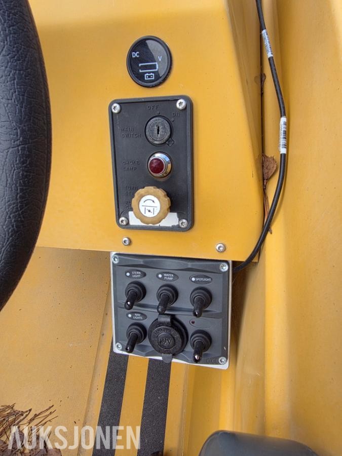 1990 Terhi 410R med Mariner 28 hk totakts utenbordsmotor og registrert båthenger