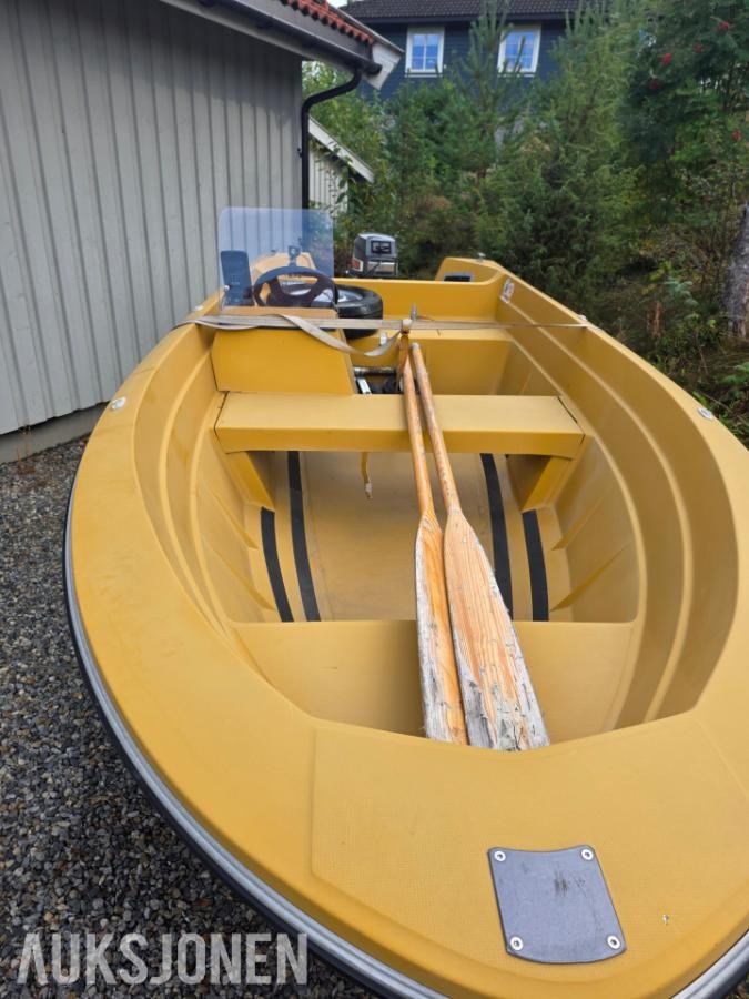 1990 Terhi 410R med Mariner 28 hk totakts utenbordsmotor og registrert båthenger