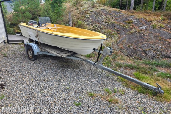 1990 Terhi 410R med Mariner 28 hk totakts utenbordsmotor og registrert båthenger