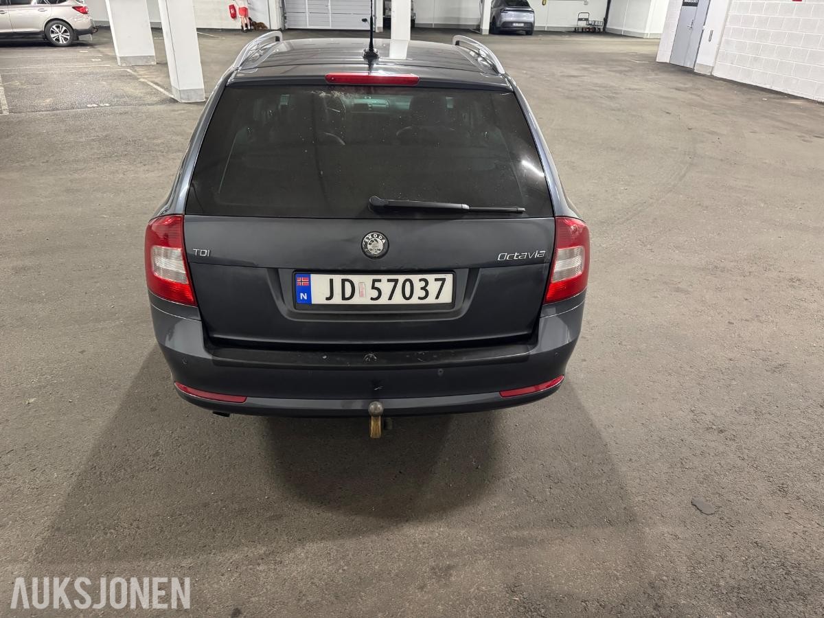 2011 Skoda Octavia 1.6 105hk automat s+v dekk eu ok 06.2028